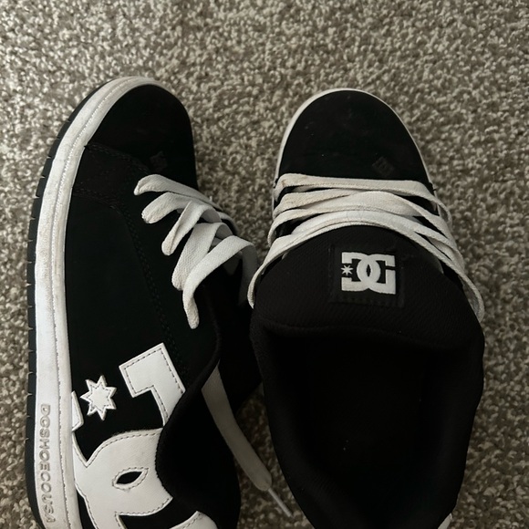 DC Kids Sneakers in Black and White - Picture 3 of 5